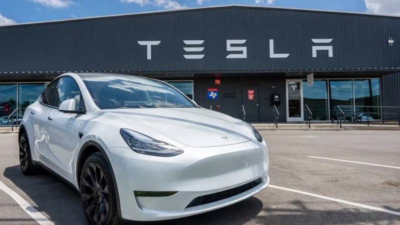 ABD’deki 2.6 milyon Tesla otomobiline inceleme