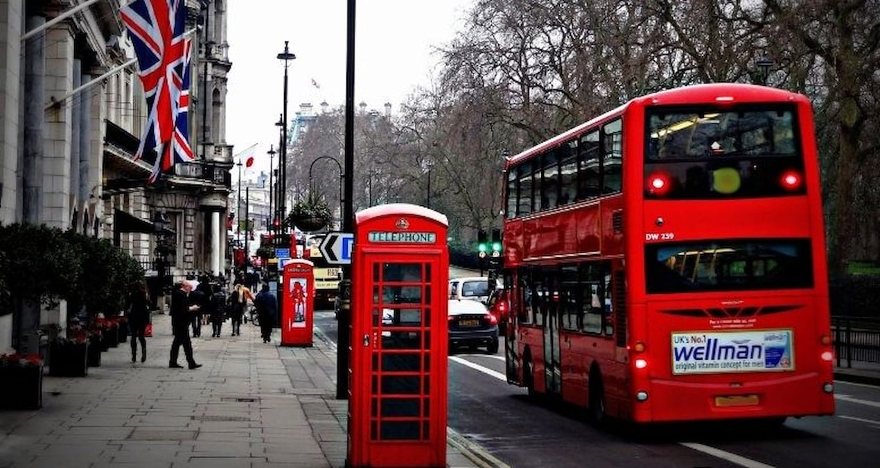 Londra’da 14 yaşındaki çocuk otobüste öldürüldü